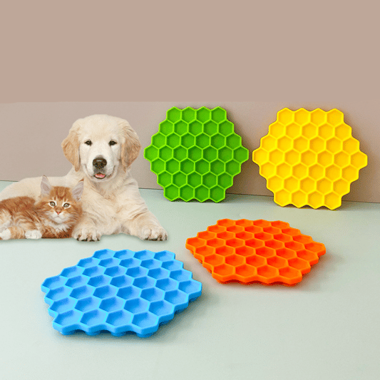 Customized Silicone Waterproof Dog Licking Pad Dog Snack Dispenser Silicone Pet Dog Lick Mat With Spatula