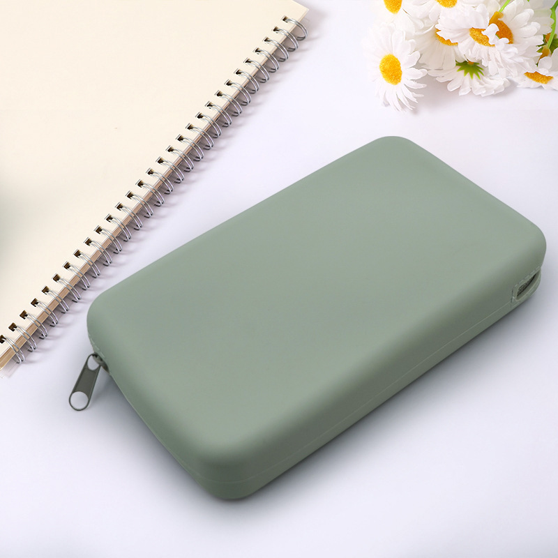Small Cosmetic Makeup Silicone Bag for Women Silicone Makeup Bag with Zipper Travel Cosmetic Organizer
